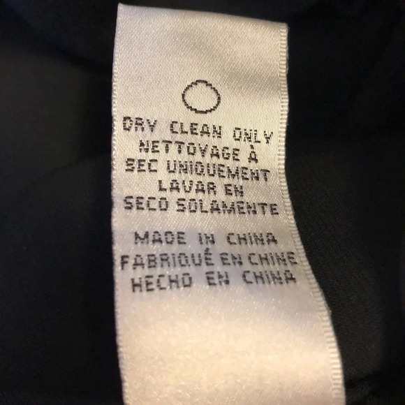 SACHIN & BABI Eyelash Fringe Rounded Hem Concealed Back Zip Sleeveless Blouse - Picture 9 of 11